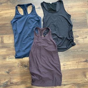 Lot of Maternity workout tanks - size medium